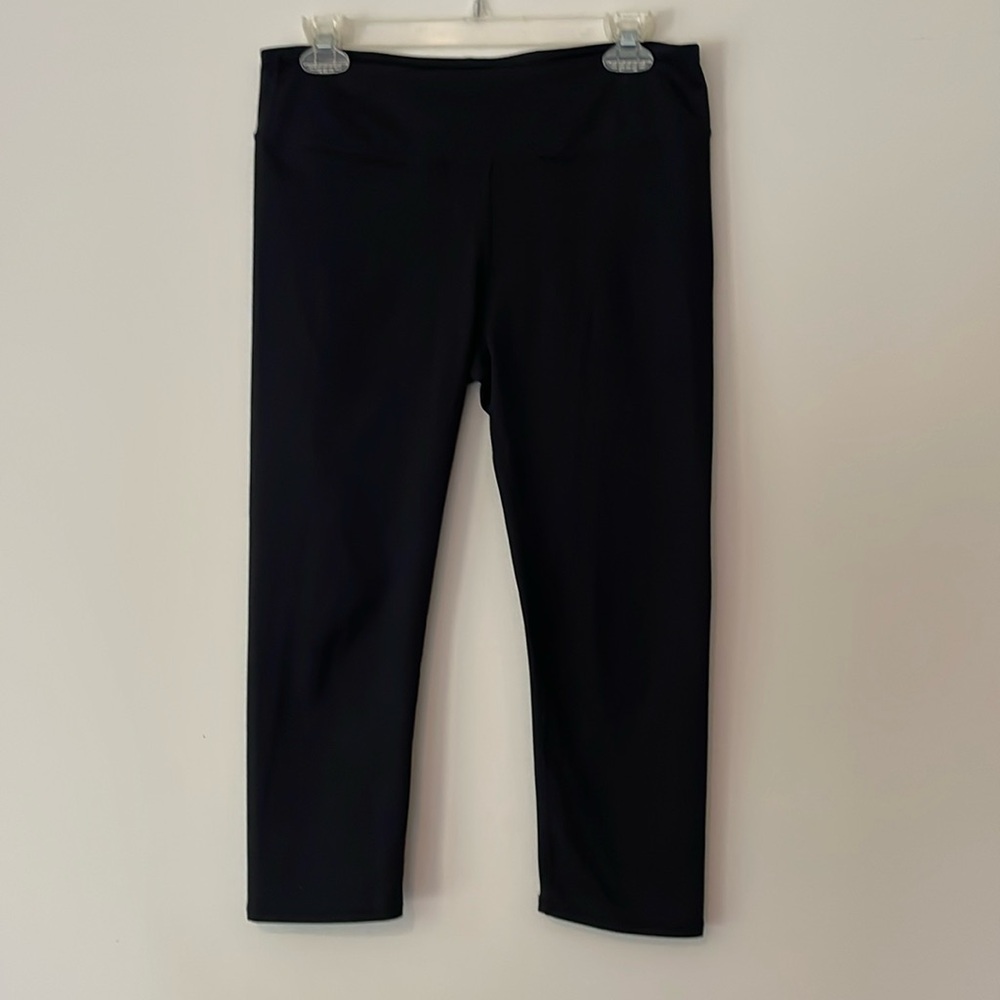 Fabletics Mid Rise Capri Leggings